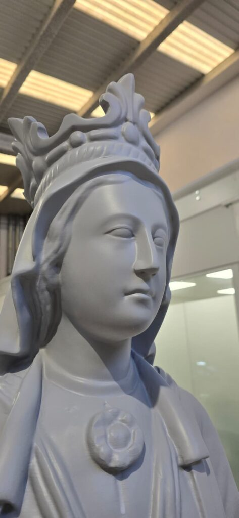 Réplica de escultura religiosa realizada mediante impresión 3D para proyectos de arte y patrimonio en España